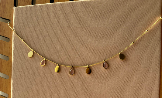 Sunlit drops in Pink